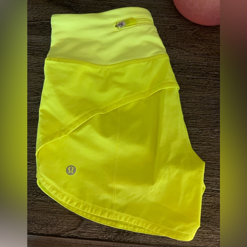 LuLuLemon Speed Up Mid-Rise Shorts Size 2, Highlighter Yellow - 4”
